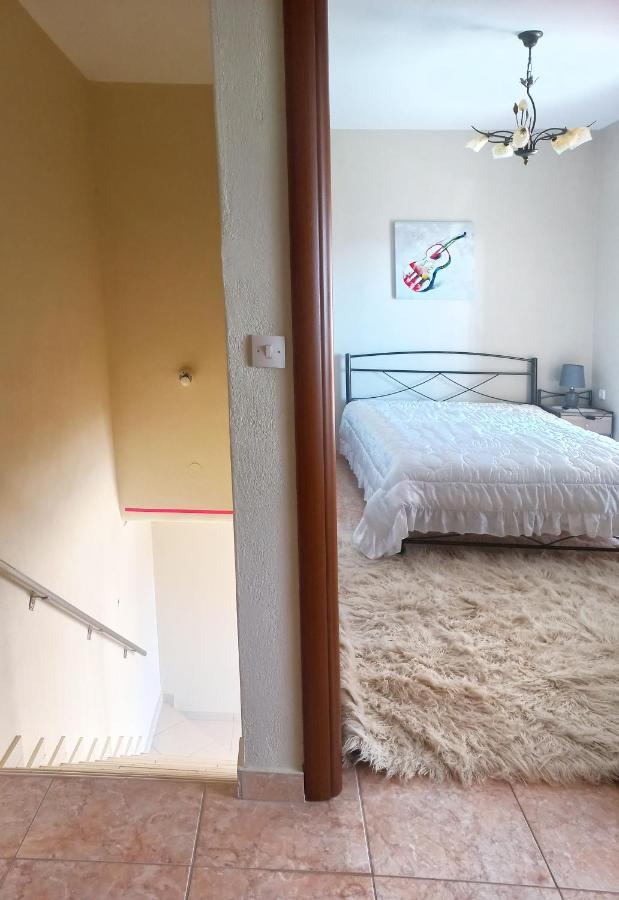 Evis Maisonette With Sea View Flogita Eksteriør billede